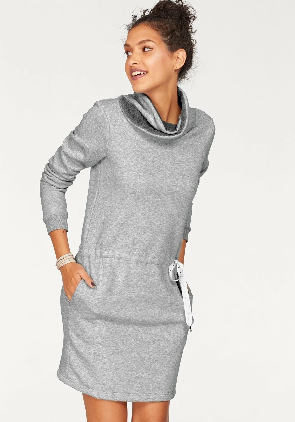 Платье джерси 2022. Трикотажная одежда. Missoni lindex. Платье спортивного стиля. Кристин виола эдегорд вязание.