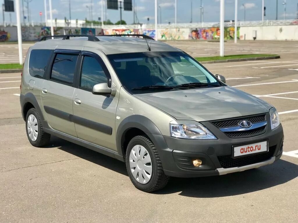 Лада ларгус серый 821. Серо-бежевый серый базальт 242 ларгус. Лада ларгус кросс 2017 года. Lada largus 2013 серый. Ларгус серо бежевый.