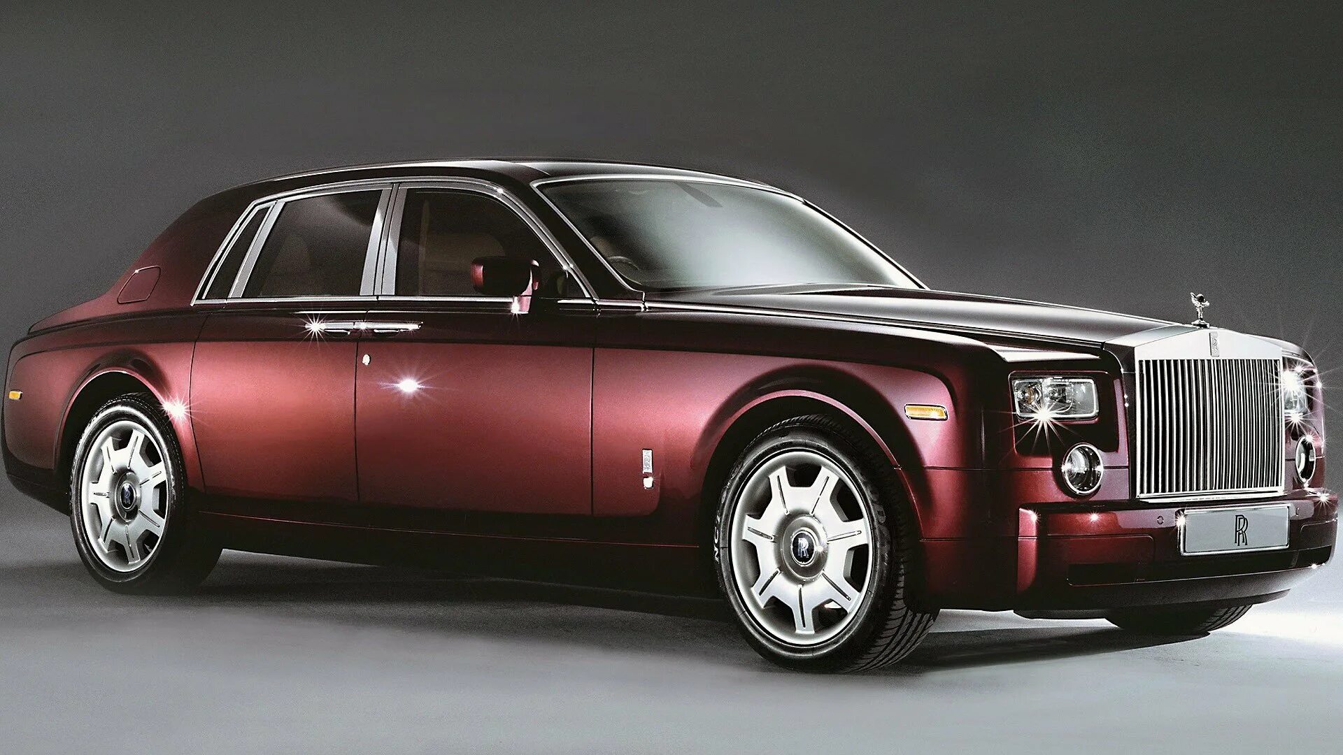 Автомобиль роллс ройс. Rolls Royce Phantom. Роллс Ройс Фантом 2005. Роллс Ройс Фантом 2025. Машина Роллс Ройс Фантом.