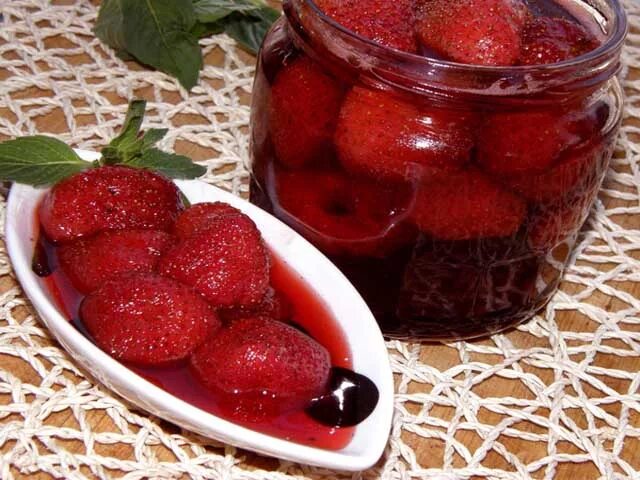 Витаминное варенье из клубники с пектином за полчаса. Пошаговый рецепт с фото - 