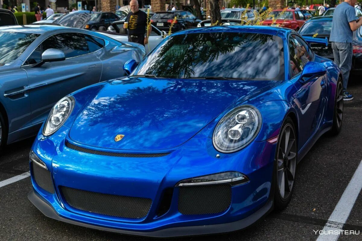 Маленькая синяя машина. Порше 911 синий. Порше 911 голубой. Порше 911 темно синий. Порше 911 турбо с синий.