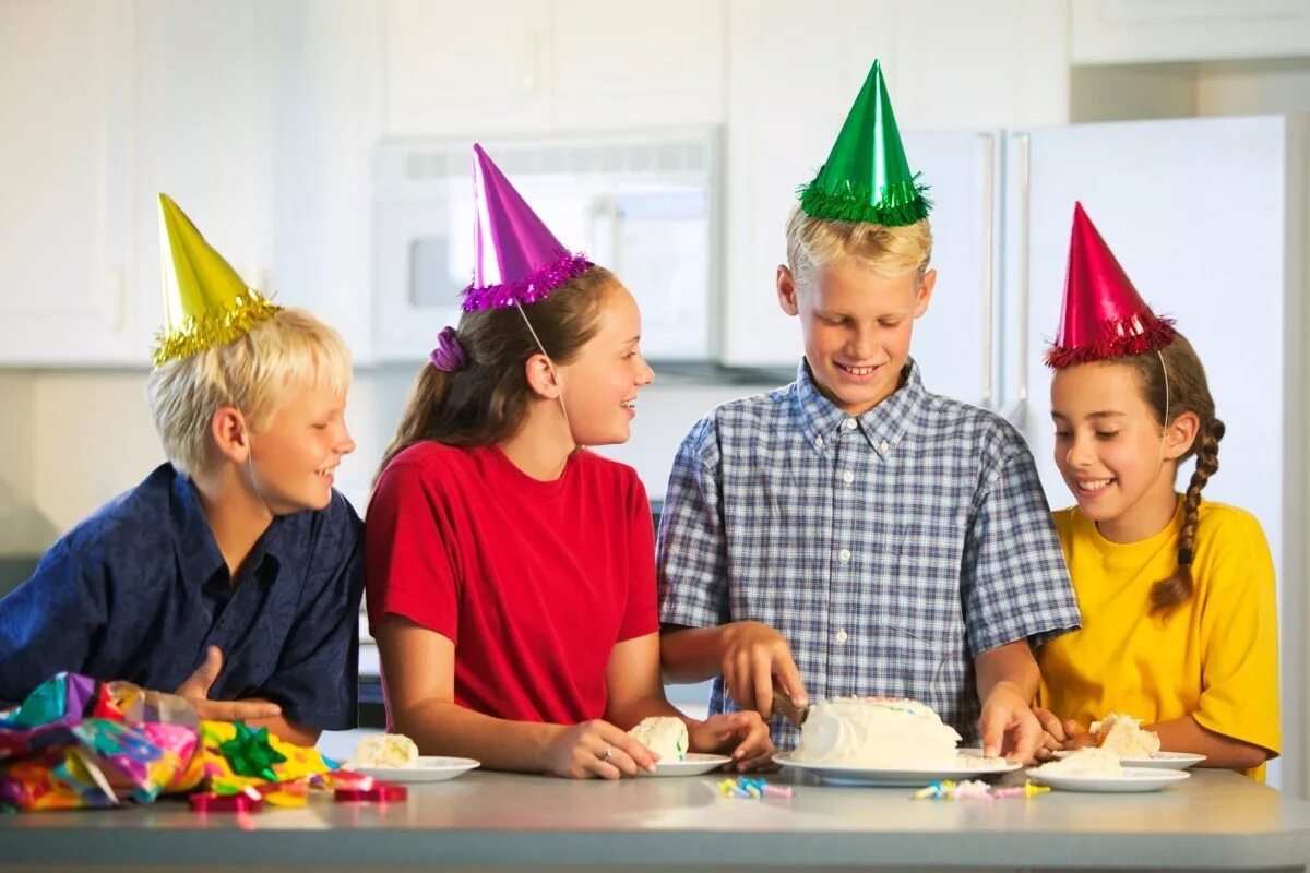 Make a party do a party. С днём рождения подростковые. Вечеринка для детей 14 лет. С днём рождения подростку. Конкурсы для детей.