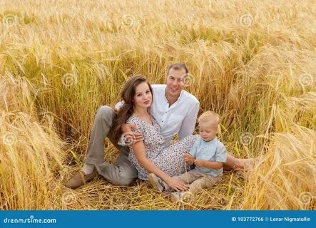 Включи поле семья