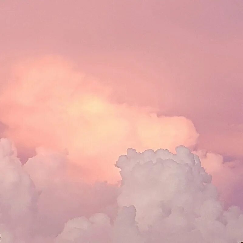 Розовое облако. Розовое небо. Светло розовое небо. Светло розовые облака.