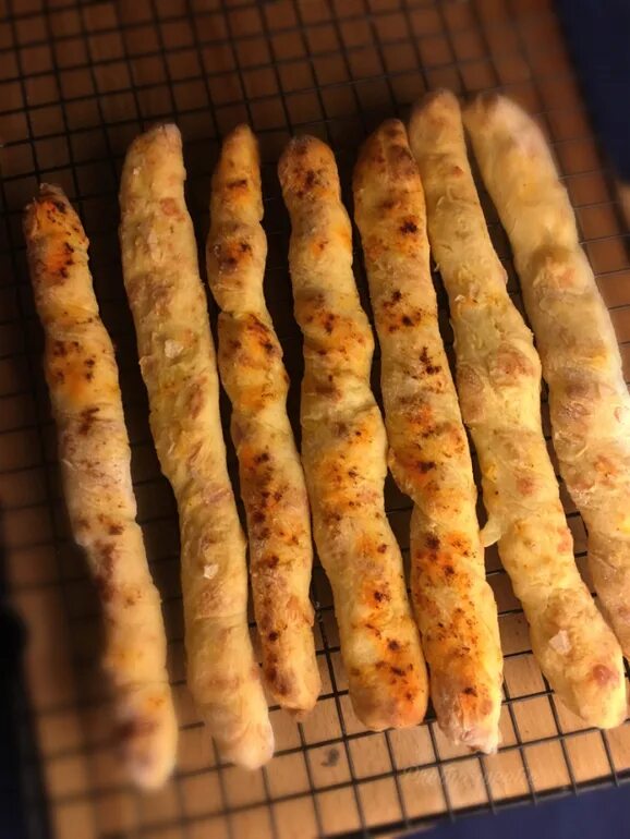 картошка сырные палочки в хорошем качестве. картофельные палочки из пюре. картофельные палочки с сыром.