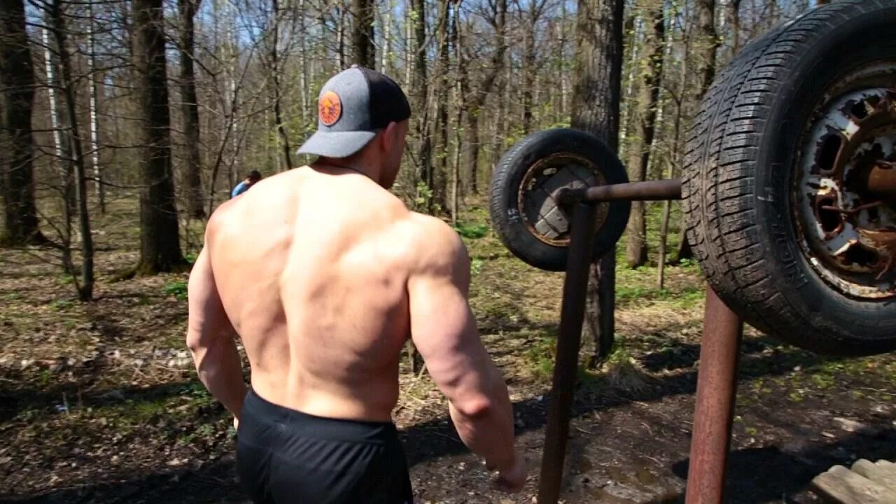 Штанга в качалке. Качалка в гидропарке в киеве. Старая качалка. Мир качалки. Крутая качалка.