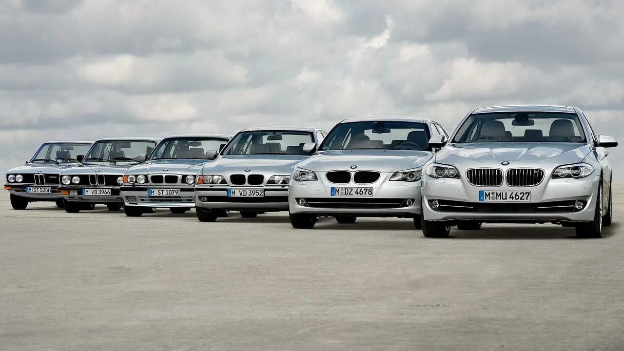 БМВ 5 поколения. BMW 5 Generations. BMW 5 Series Evolution. Кузова БМВ 7.