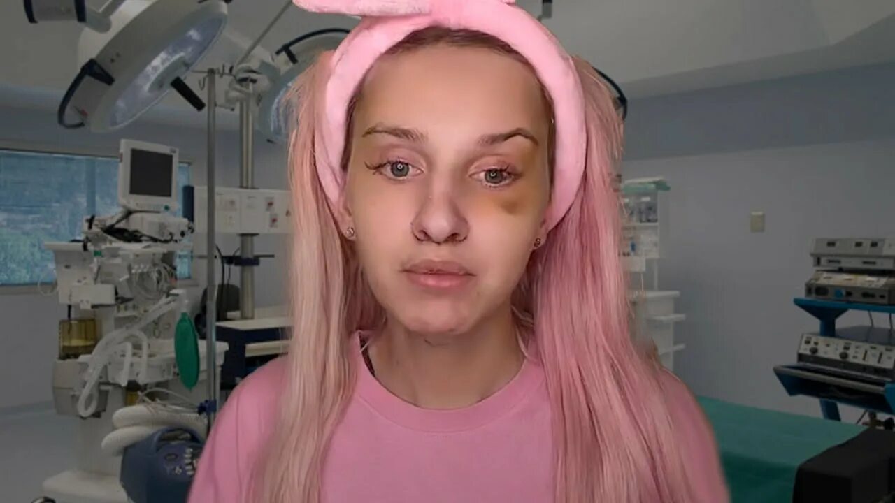 Блоггер сменил пол. Максим матвеев даша корейка. Хилми форкс и даша корейка. Даша корейка до и после операции. Хилми кимберли.