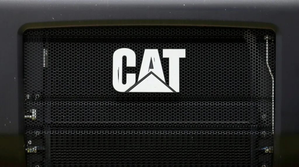 Caterpillar Inc. лого. Шильдик Caterpillar. Катерпиллер надпись. Cat Caterpillar logo.