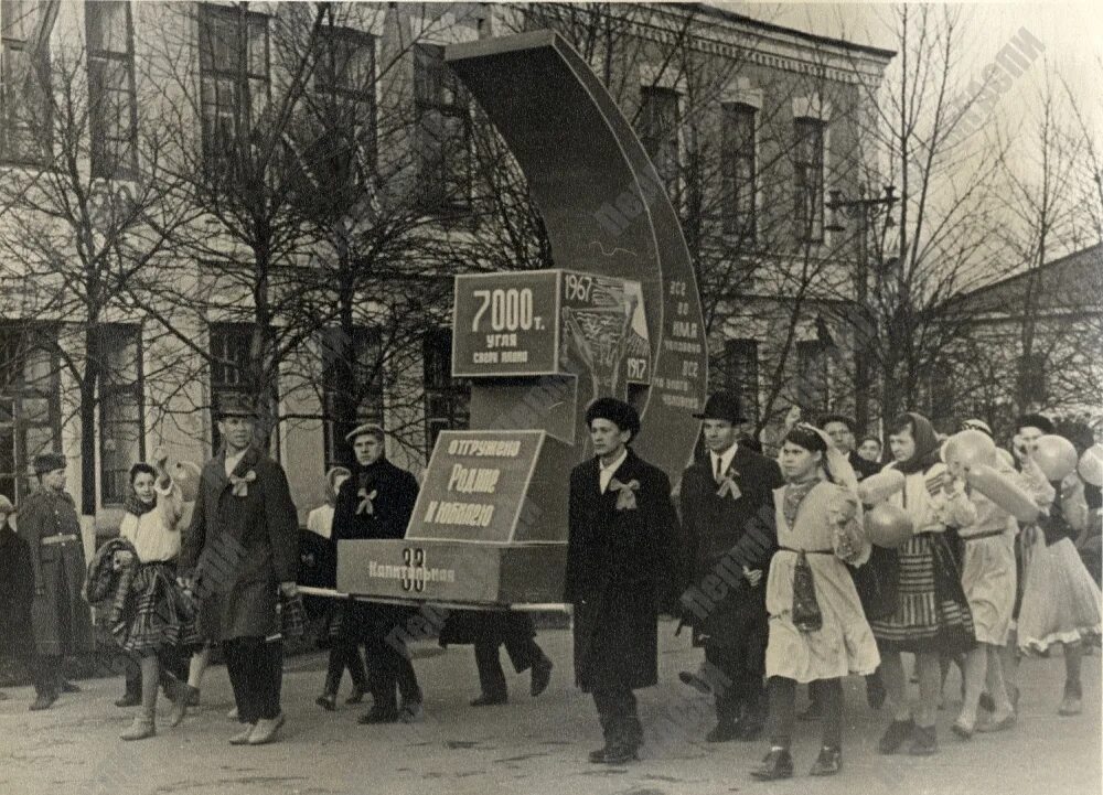 В каком году октябрьская