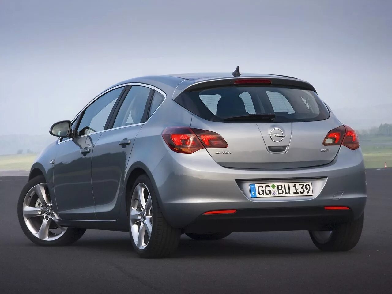 Opel astra j cdti. Opel astra j. опель астра j 2010 хэтчбек. opel astra 2010. opel astra j 2009.