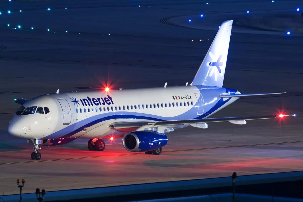 гражданские самолеты. ан-148 пассажирский самолёт. гражданские самолеты. ан 225 волга днепр. гражданский авиалайнер.