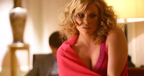 Песня по вызову. Жизнь по вызову сериал сцены. любовь по вызову фильм актриса. горячая женщина сериал. жизнь по вызову сериал горячие сцены.