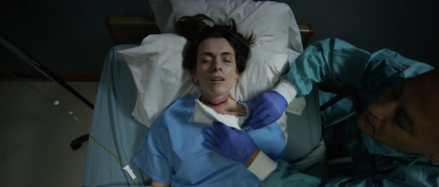 Люди года змеи. Беременные женщины в фильмах ужасов. Девушка родила змею. Девушка родила змею. Девушка родила змею.