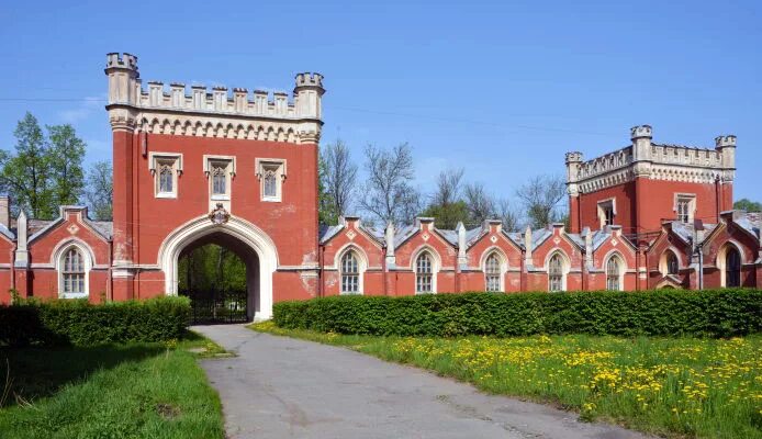 Императорские дворцовые конюшни петергоф. Императорские конюшни в петергофе. Императорские дворцовые конюшни петергоф. Царские конюшни в петергофе. Императорские конюшни бенуа в санкт-петербурге.