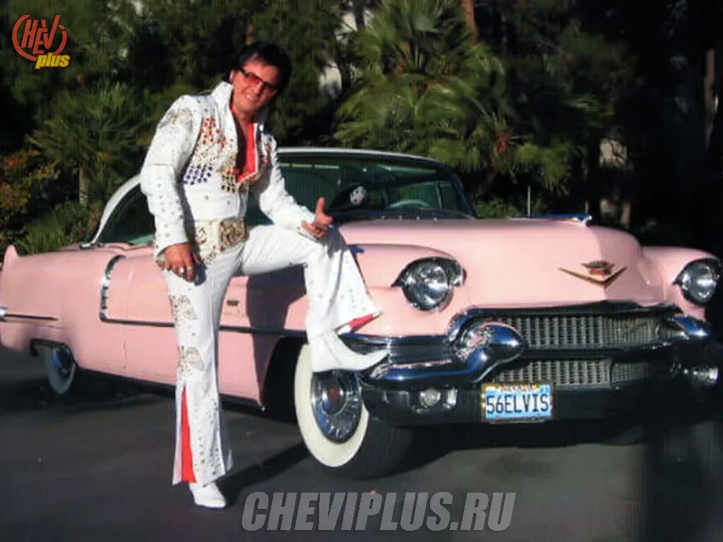 Песня первый мне свою машину подарил. Кадиллак Элвиса Пресли. Элвис Пресли машина. Элвис Пресли розовый Кадиллак.