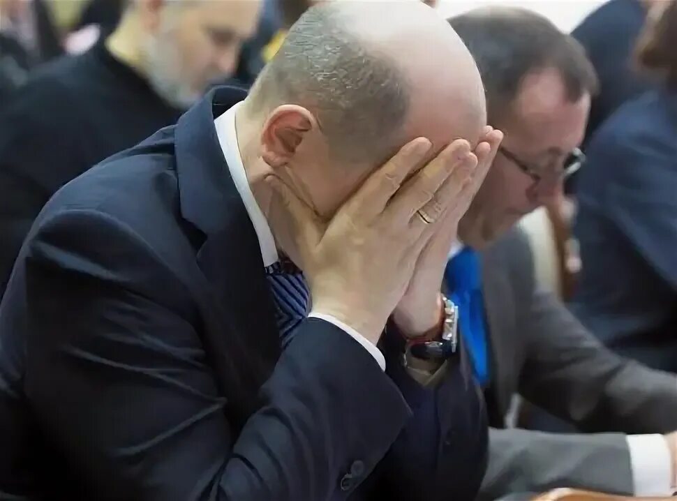 Новогодний подарок для чиновника. Запрет на подарки госслужащим. Подарки чиновникам ограничения. Деловые подарки. Деловые подарки.