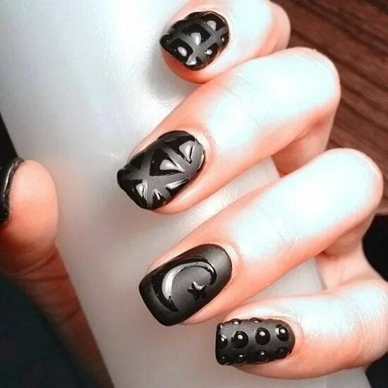 Матовый маникюр с глянцевым рисунком Pin on Nail Arts