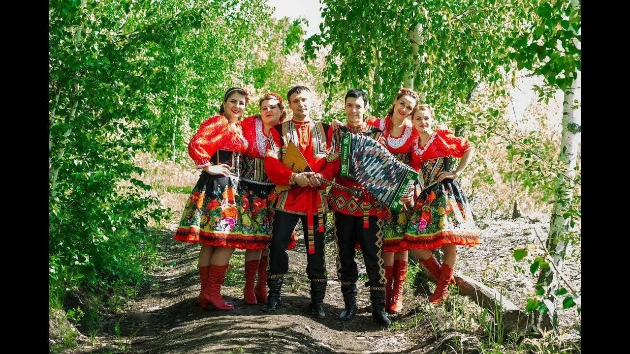 Казачий под окном широким