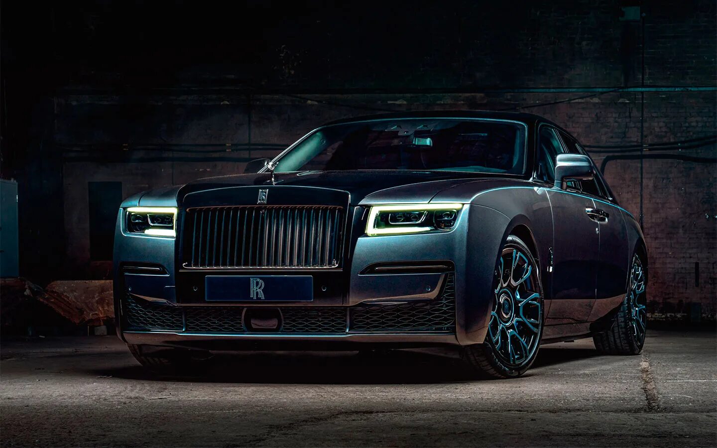 Rr spectre. Rolls Royce Ghost 2022. Rolls Royce Ghost Black badge 2022. Роллс Ройс Ghost Black badge. Rolls Royce Ghost Mansory 2022.