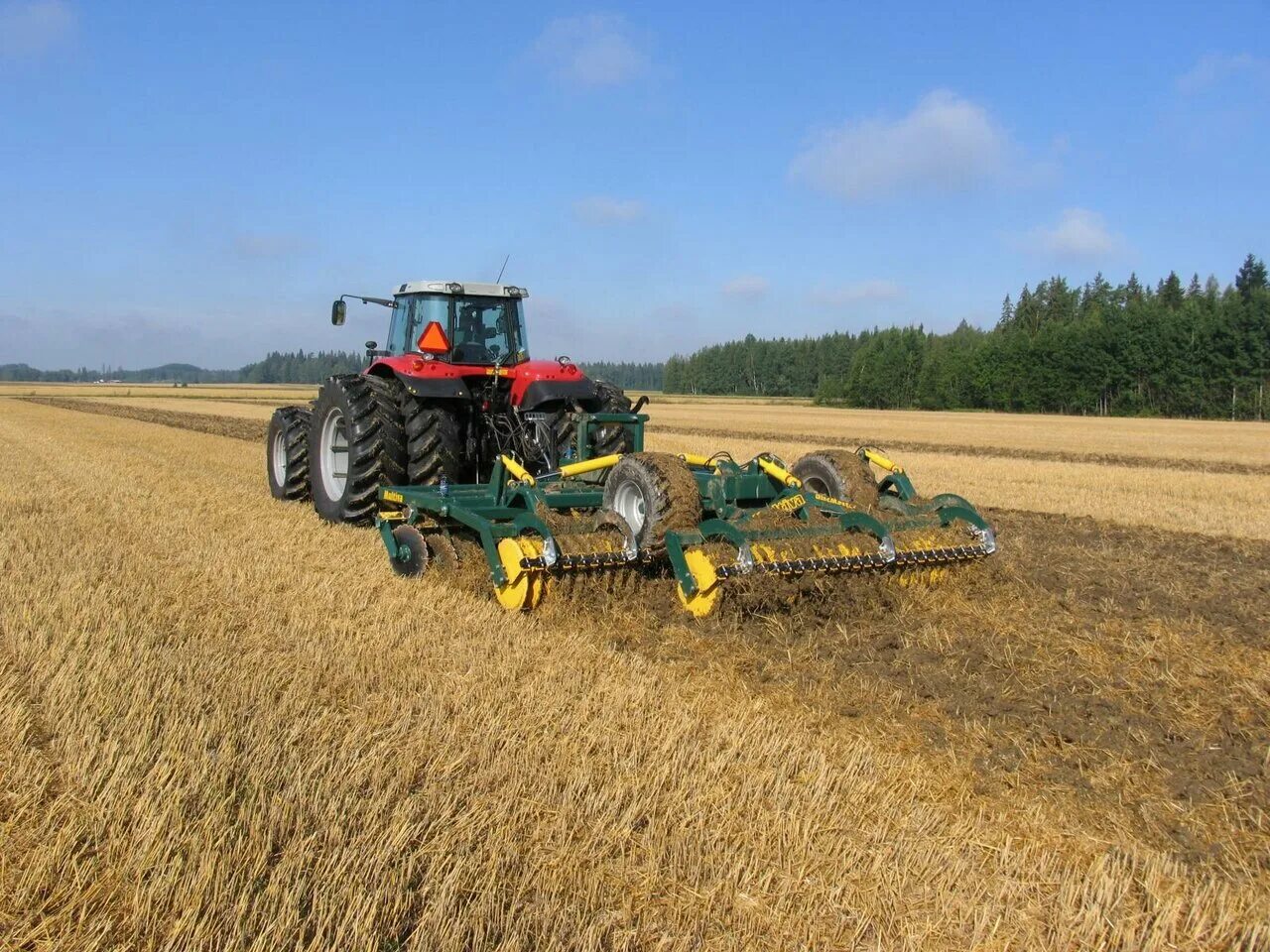 Трактор для обработки хмеля ссср. Культивация трактором. Прицепной опрыскиватель для мтз 82. Обработка тракторами. Дисковая борона ростсельмаш.
