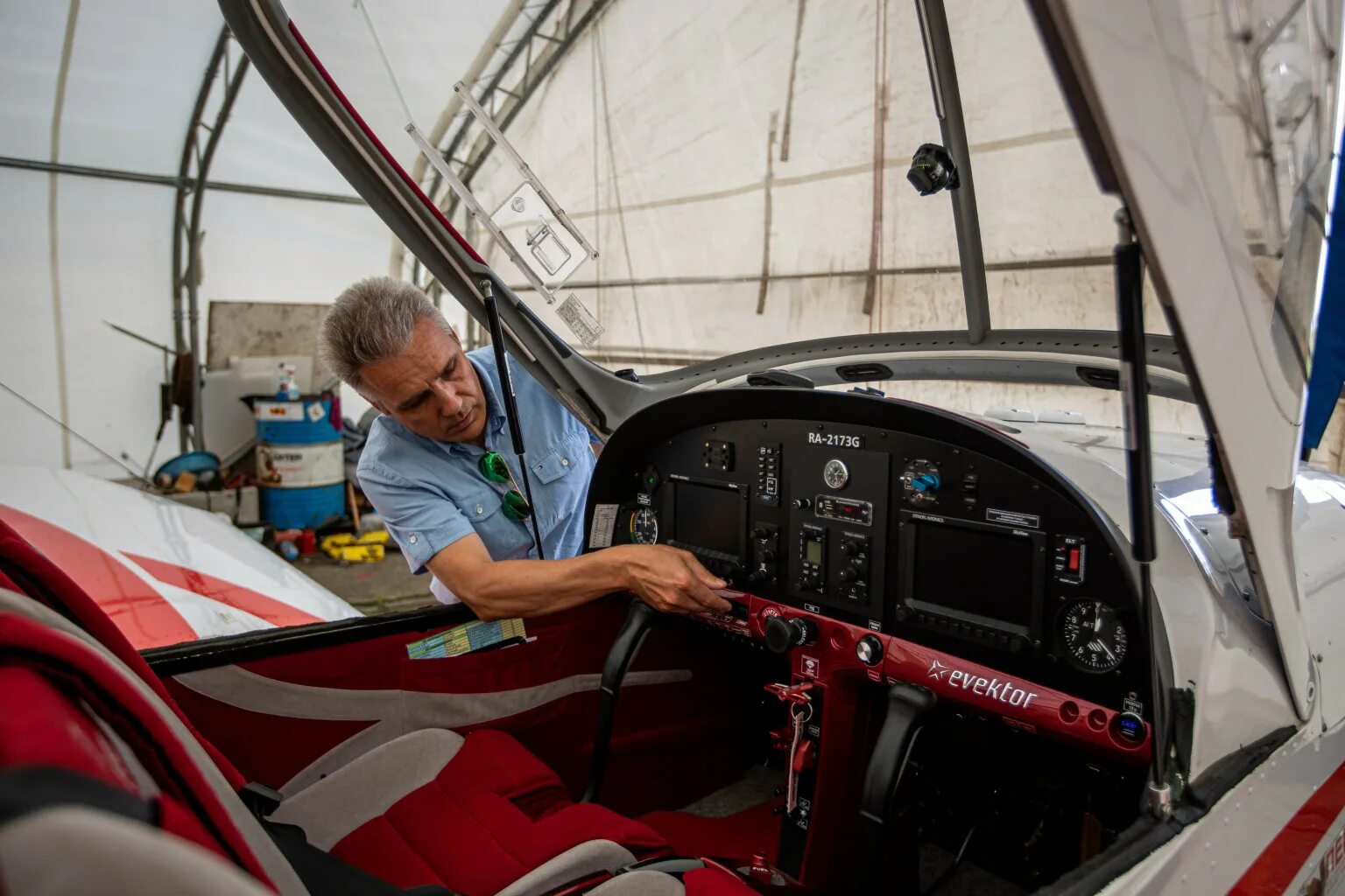 Слава бобков альбомы. Хозяин неба. Олег сергеевич степанов. Слава бобков - такси зелёный огонёк. Хозяин неба.