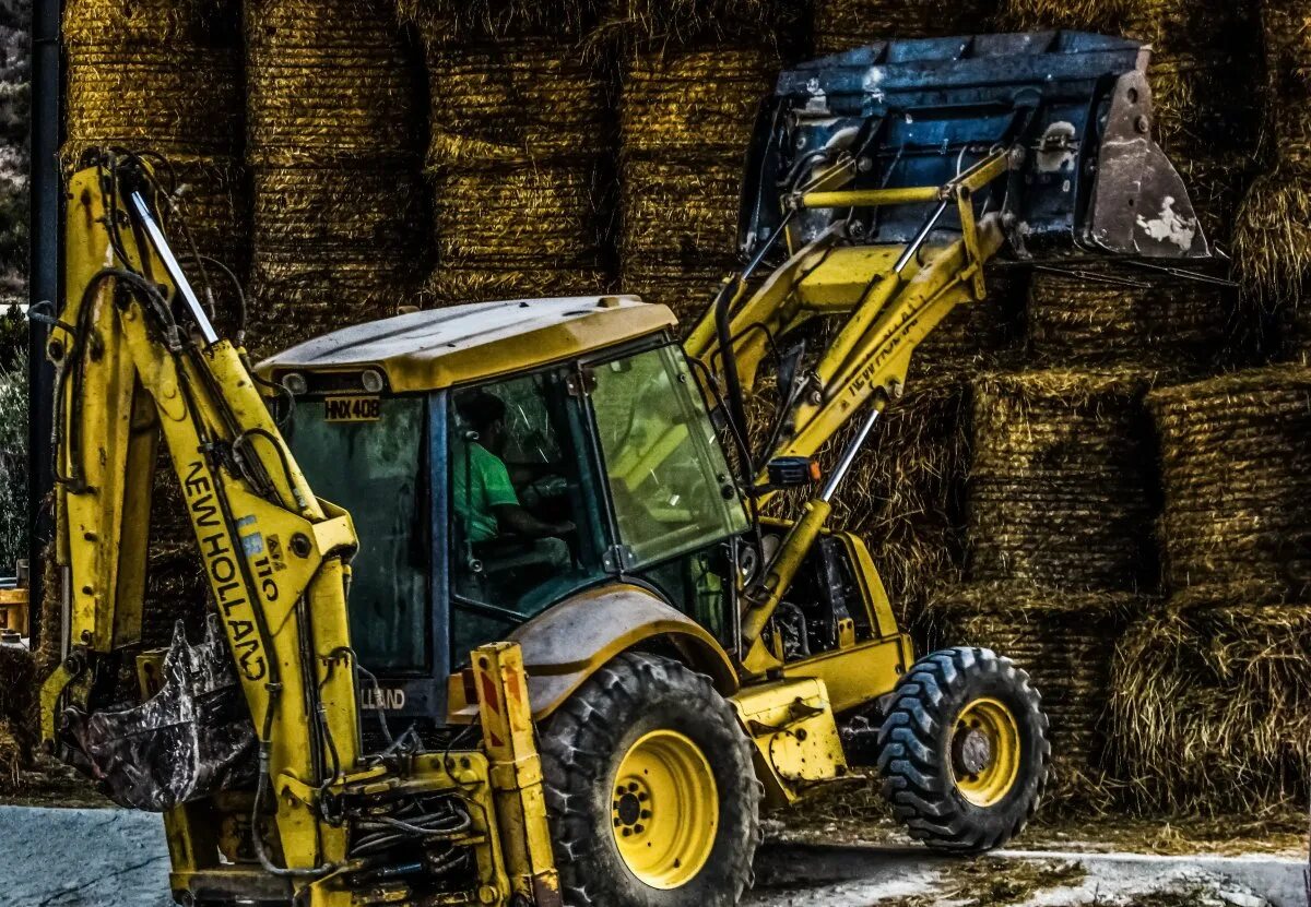 Трактор JCB 3cx. Дживиси трактор экскаватор. JCB 4cx в карьере. JCB С гидромолотом. Турецкий экскаватор погрузчик