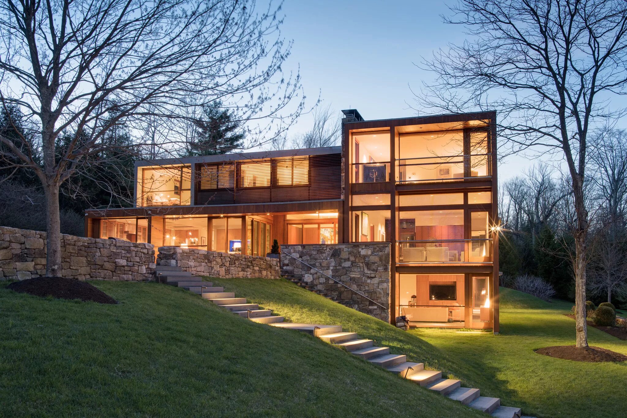 House tour. Домики в хэмптоне. Sml house usa. Архитектура коричневый. Tour house.