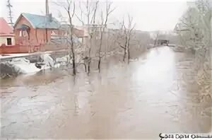 Паводок в стерлитамаке на сегодняшний день. Потоп в Стерлитамаке 2021. Река Ашкадар. Пляж Ашкадар. Городской пляж Стерлитамак Ашкадар.