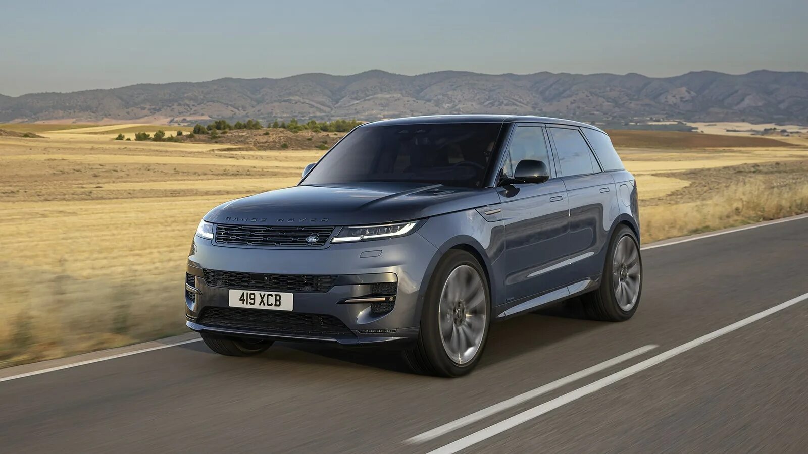 Range el. Ленд ровер рендж ровер вог 2018. Новый рендж ровер вог 2022. Range el. El range 10x42 swarovski с метеостанцией.