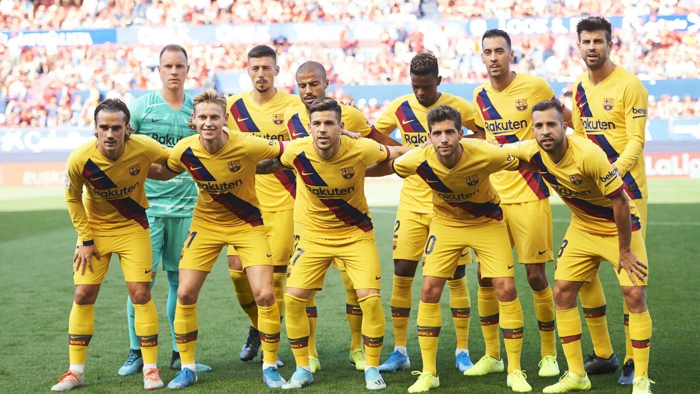 Состав испании 2008 год. Какой испанский клуб. Клубы испании эмблемы. Клубы испании. Футбольный клуб.