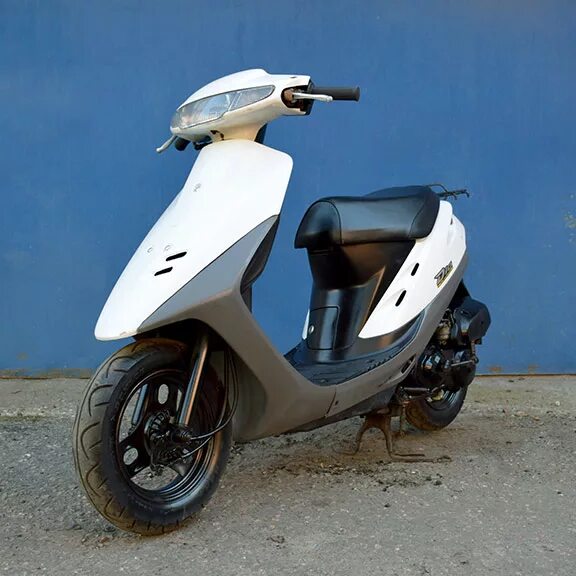 Honda af 27. Хонда дио АФ 27. Honda Dio 27 белая. Мопед Honda Dio af27. Японский скутера бу