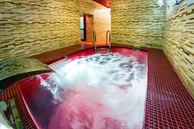 Бассейн на хрустальной. Сауна гараж в гусь-хрустальном. Сауна ундина. Сауна гусь хрустальный. Турбаза хрустальная бассейн.