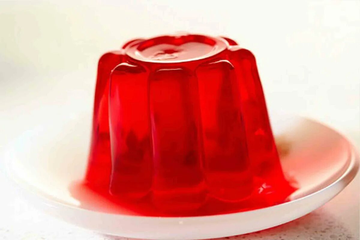 Желе. Желе на тарелке. Желе Jelly. Красное желе. Живое желе