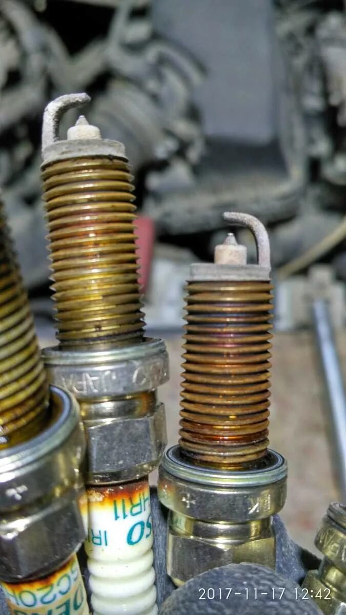 Свечи бриск p1 иридиевые 94217. Периодичность свечей зажигания. Через сколько км менять свечи. Свечи на дастер 2. Через сколько км менять свечи.