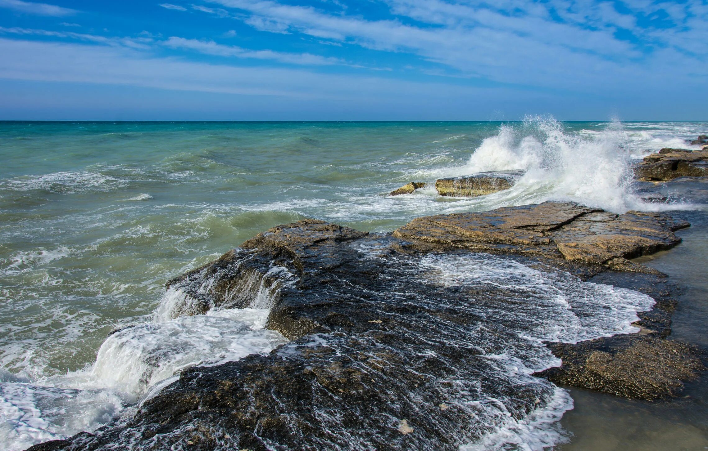 Каспий море дагестан. Зинедин каспийское море. Каспийское море актау. Каспийское море видео. Каспийское море избербаш рассвет.