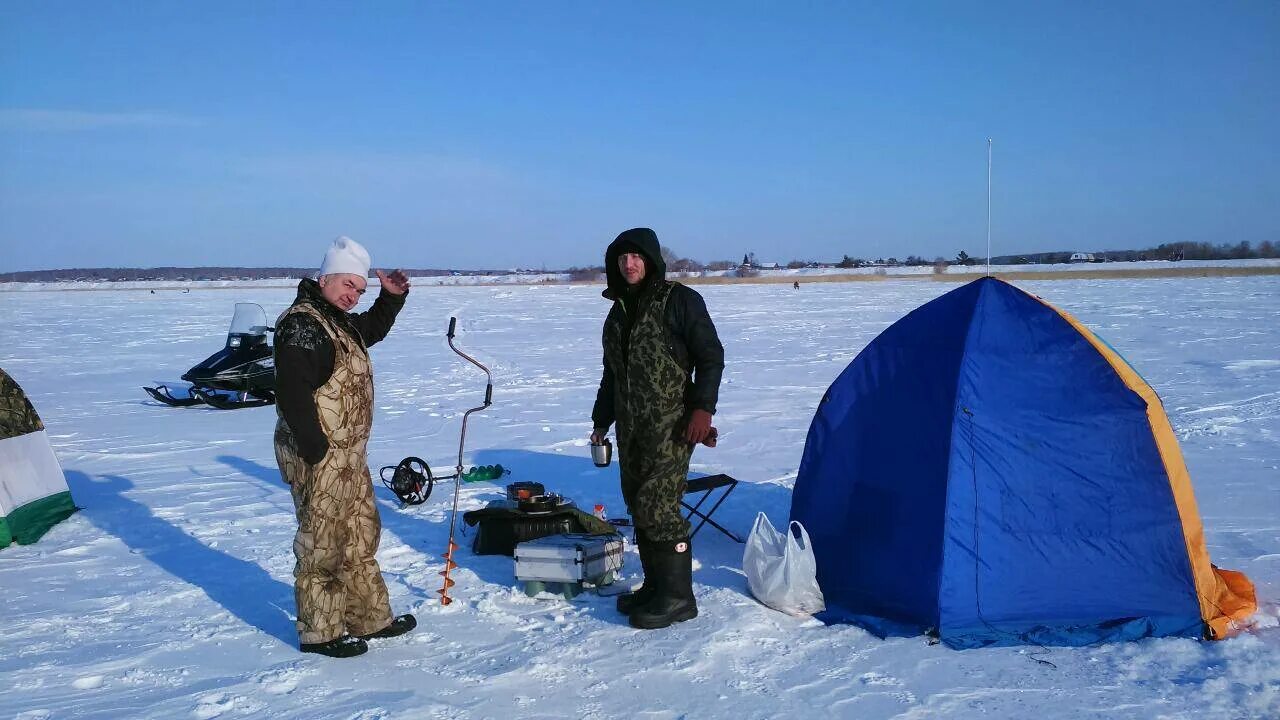 Рыбалка в курганской области. Зимняя рыбалка на озере. Озеро ИК зимняя рыбалка. Зимняя рыбалка в Карагандинской области. Зимняя рыбалка на оз.ханка.
