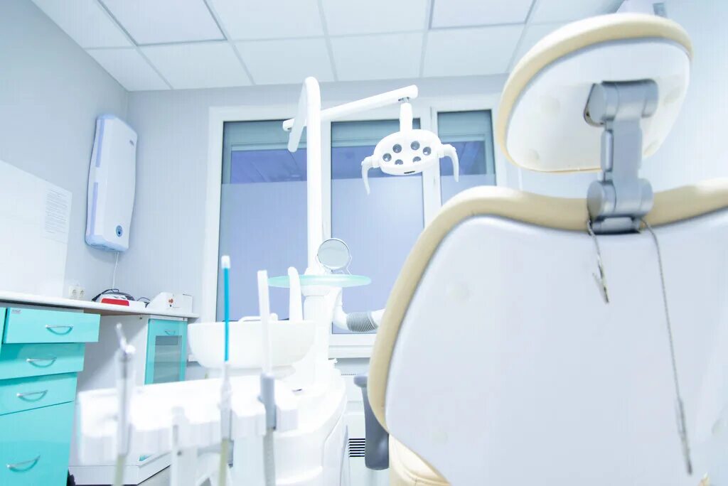 улыбка столицы. стоматология на каховке. окна столицы логотип. стоматология черемушки. мезиров яннис одиссеевич стоматолог, стоматолог-хирург.