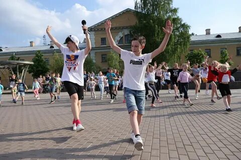 26 человек