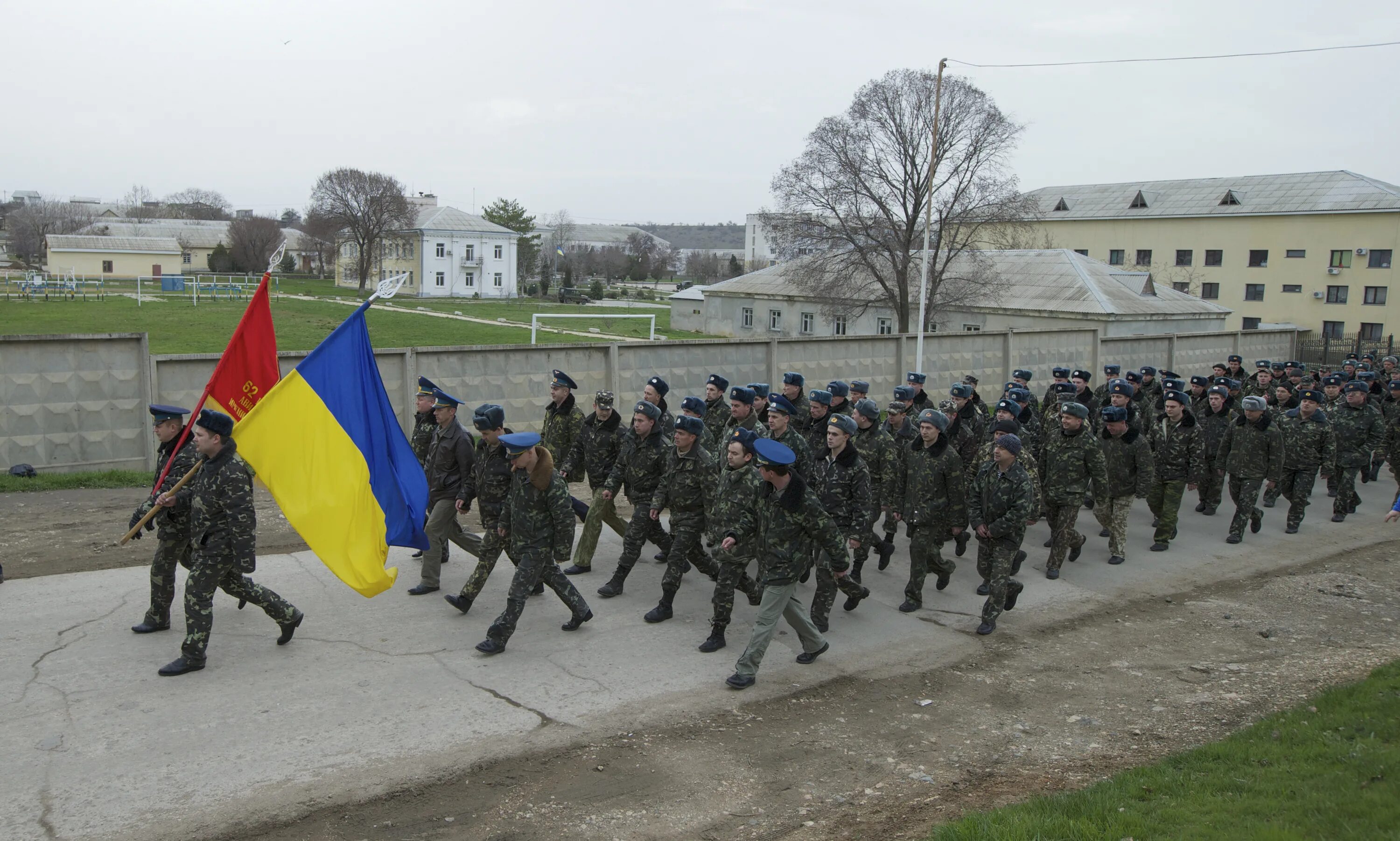 Штурм 2014. Бельбек севастополь военная часть. штурм бельбека 2014. крым 2014 военные бельбек. бельбек крым воинская часть.