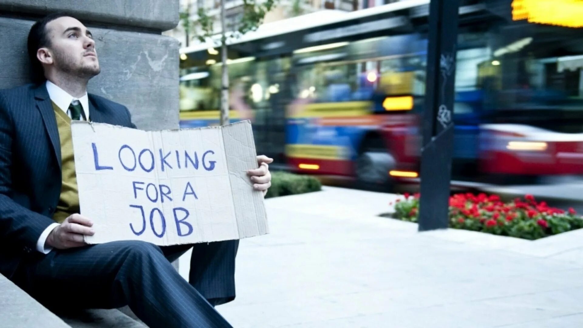 I look for a job. I look for a job