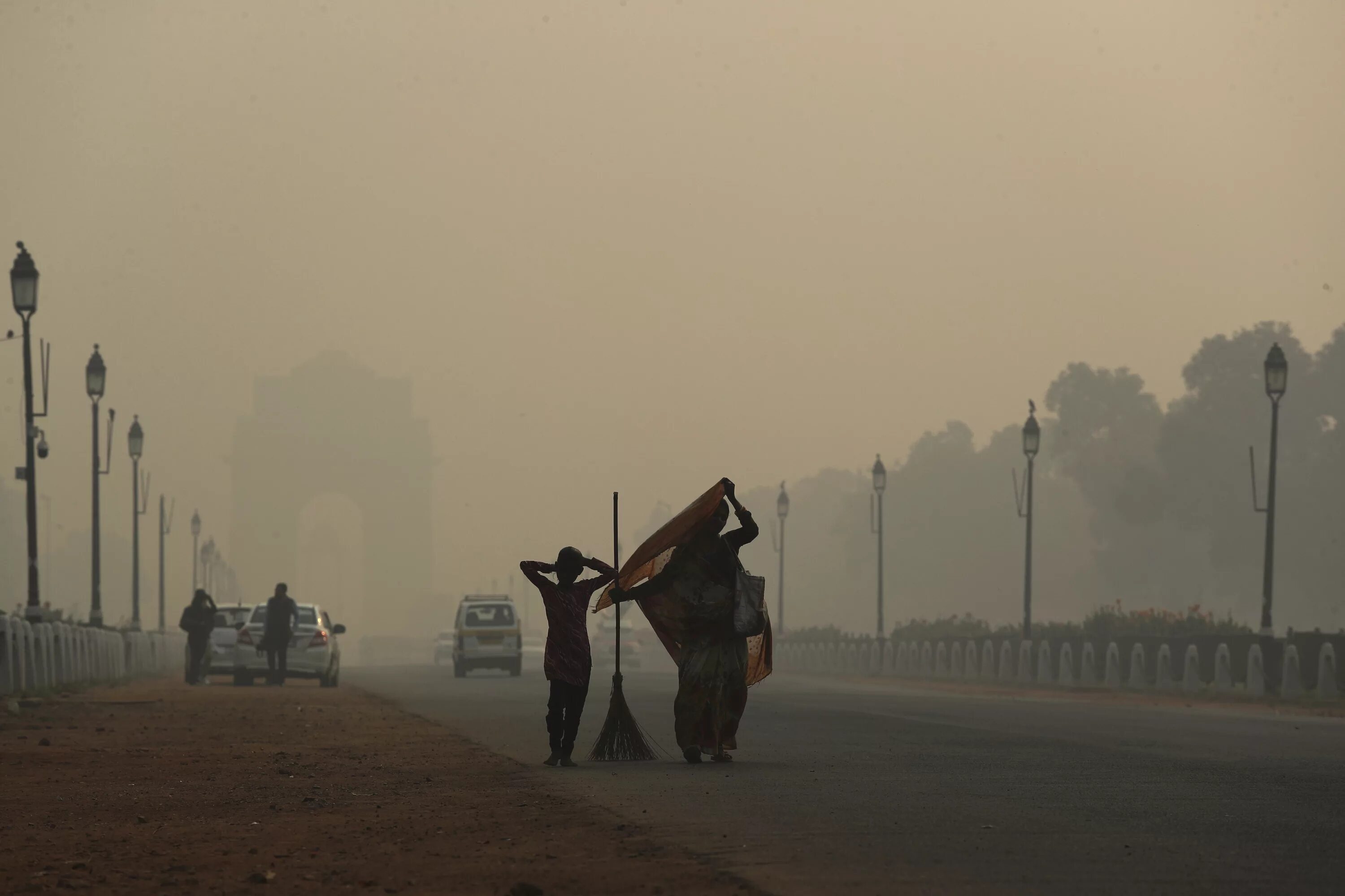 Bad pollution. Нью Дели смог. Нью Дели загрязнения. Дели смог Индия. Смог в столице Индии.