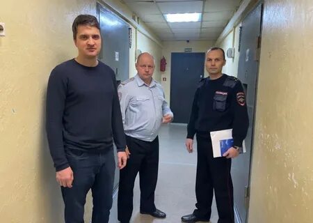 Лицам подвергнутым административному аресту