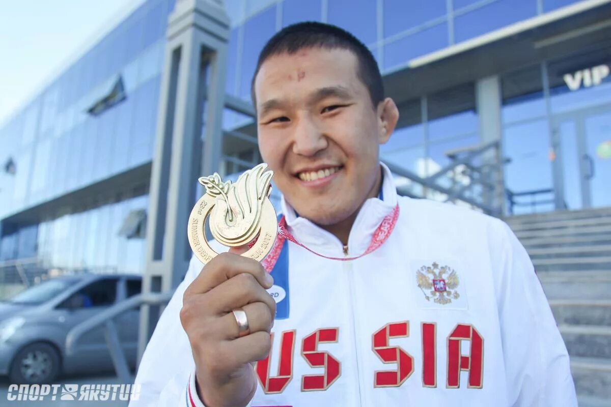 Спортсмены из усть-алданского улуса. Назаров айаал сунтар. Якутские борцы чемпионы. Чемпионы якутии. Швсм якутск 2012.