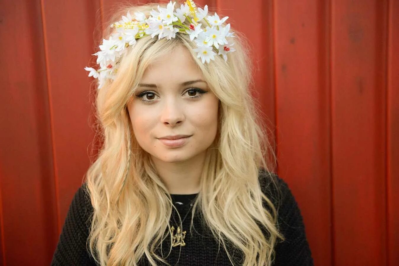 Nina pinkova. Nina. Nina nesbitt hot. I m nina. Nina kraviz pain.