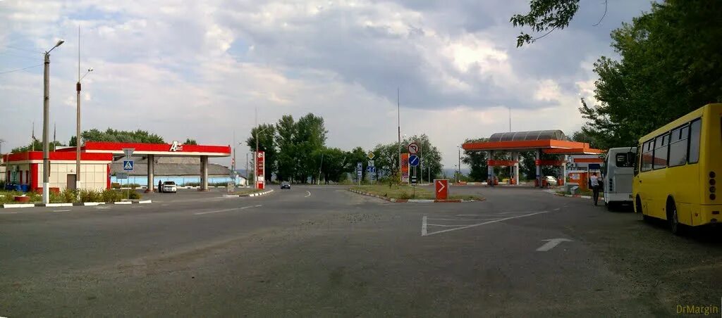 Фото города первомайска. Первомайск Луганская область Главная площадь. Первомайск Украина стела. Первомайск 2012. Площадь города Первомайска красивые улицы