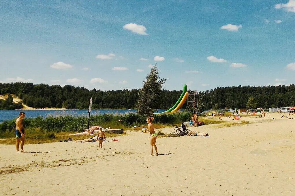 Карьер лыткарино 2023 пляж. Волкушинский карьер лыткарино. Пляж волкуша лыткарино. Лыткарино московская пляж. Песчаный карьер лыткарино пляж.