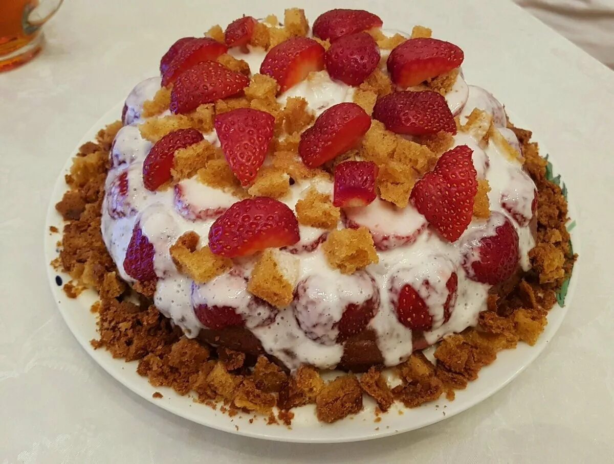 Домашняя кухня торты. Домашние торты. домашний тортик. торт домашний на столе. домашние торты фото.