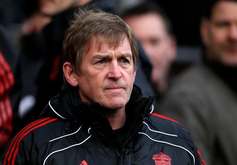 Далглиш инспектор. Кенни далглиш. кенни далглиш футболист. kenny dalglish liverpool. кенни далглиш с кубком.