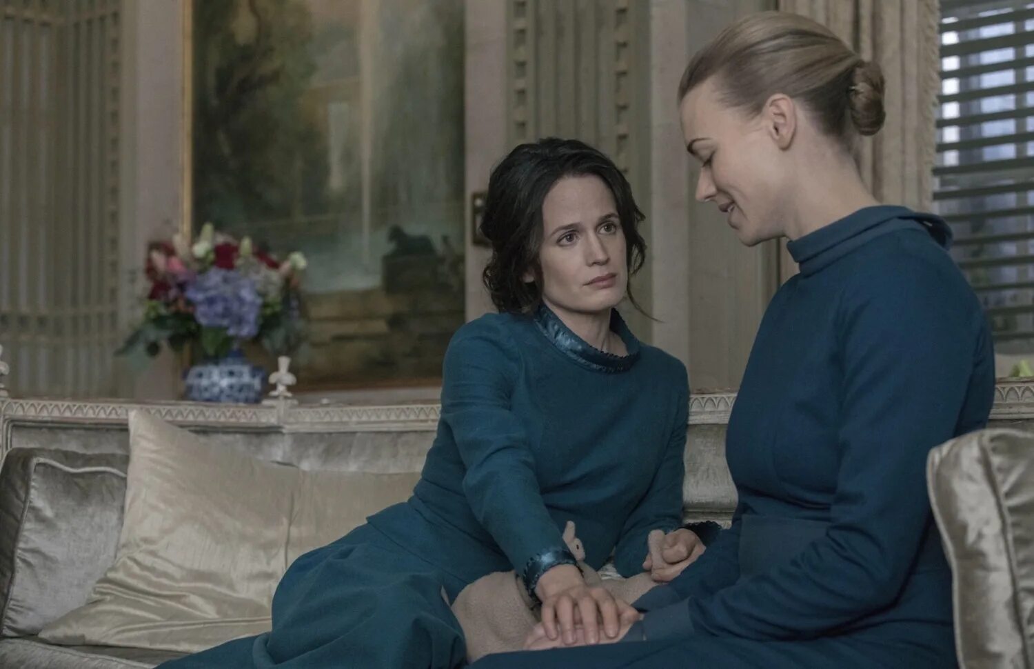 Yvonne strahovski handmaid's tale. Рассказы служанки без регистрации. Исповедь служанки. Рассказы служанки без регистрации. Исповедь служанки.